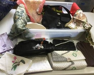 HMT148 Guess & Nine West Purses, Scarves & More