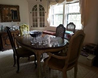 French style Diningroom set Table and 6 chairs