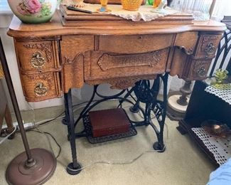 Antique New Home sewing machine, perfect condition