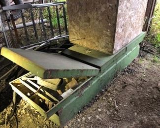 Truck tool box