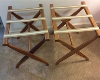 Pair of wooden luggage racks https://ctbids.com/#!/description/share/254179