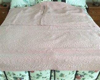 Quilted cotton Bedspread with 2 Pillowcases https://ctbids.com/#!/description/share/254302