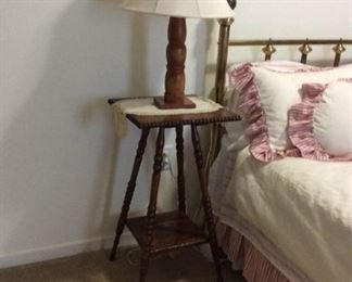 Wood Lamp and Bedside Table https://ctbids.com/#!/description/share/254289