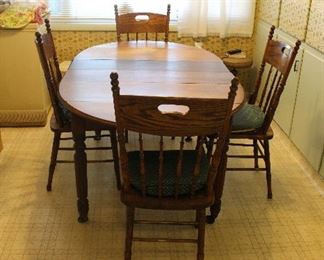 Antique Kitchen Table w/ leaves