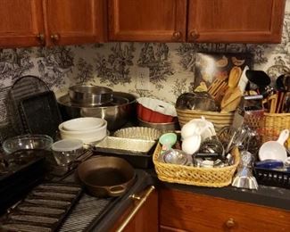 Bakeware, utensils