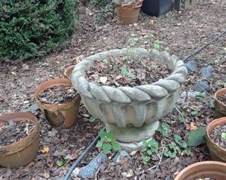 Decorative concrete pot
