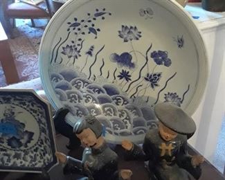 Charger and figurines