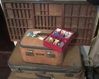 Vintage luggage; type drawer