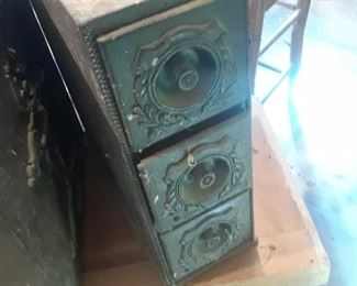 Sewing machine drawers