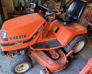 KUBOTA G1900  MOWER (RUNNING CONDITION)....$1650 OR BEST OFFER