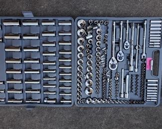 SOCKET WRENCH SET