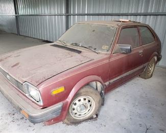 1983 HONDA CIVIC ( A REAL CLASSIC WHEN REHABED)...BEING SOLD "AS IS".....BY APPOINTMENT ONLY....$1000 or BEST OFFER