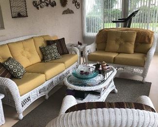 Beautiful White Wicker Patio Set!!