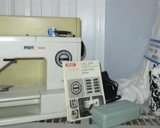 Pfaff 1222E Sewing Machine