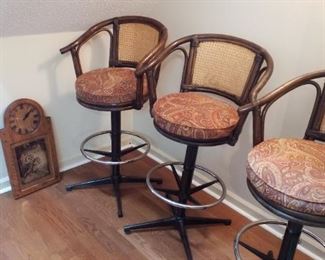 Rattan chair-style barstools, metal bases