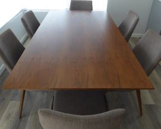 Contemporary dining table and chairs - like new