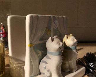love this Hull Pottery kitten napkin holder