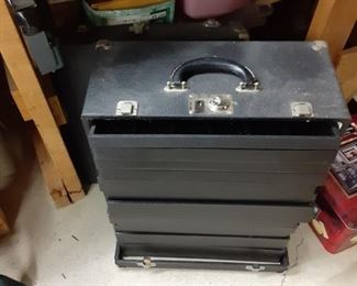 Portable jewelry transportation chest