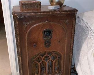 Antique radio 