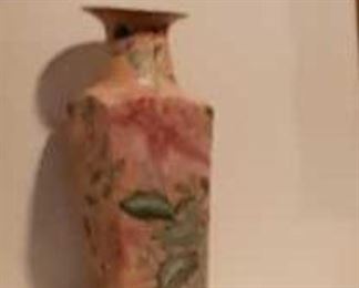 0025 Main Building Living Room Vase profile