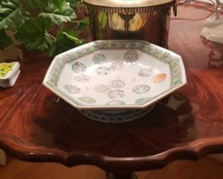 0055 Main Building Living Room Dish profile