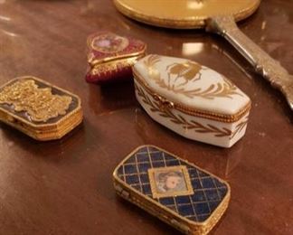0258 Main Building Bedroom Master Pin boxes profile
