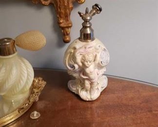 0276 Main Building Bedroom Master Perfume bottle profile