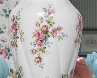 0323 Main Building Bathroom Master Vase w lid profile