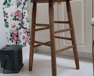 0356 Main Building Bathroom Master wooden stool profile