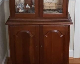 0401 Main Building Hall Downstairs Curio Cabinet Base profile