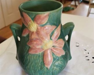 0664 Main Building Kitchen Vase profile