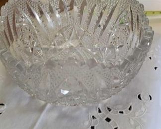 0694 Main Building Kitchen Crystal bowl profile