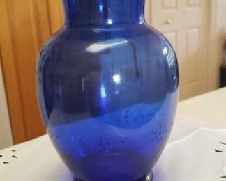 0841 Main Building Kitchen Flower Vase profile
