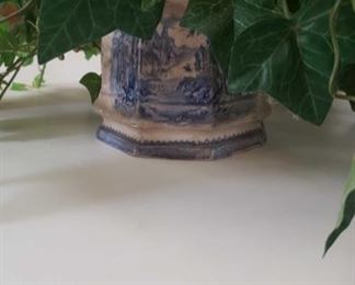 1318 Main Building Sun Room Flower Pot profile