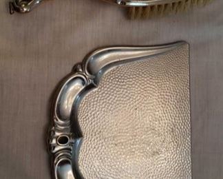 1393 Main Building Dining Room Crumb set profile