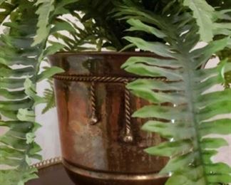 1570 Main Building Dining Room Brass Flower vase profile
