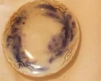 1679 Main Building Bathroom Upstairs Blue Willow Dish profile