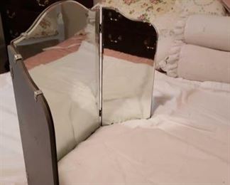 1909 Main Building Bedroom Closet Vanity Mirror profile