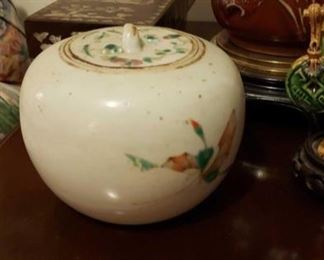 1944 Main Building Sitting Room Chinese Porcelain Jar profile