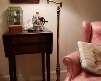 2000 Main Building Sitting Room Floor Lamp profile