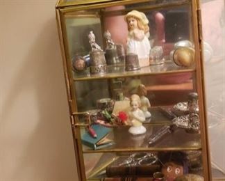 2009 Main Building Sitting Room Sewing Knick Knacks in Case profile