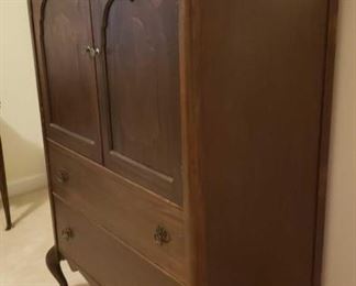 2138 Main Building Sitting Room Wardrobe profile