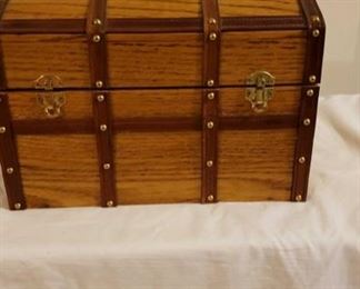 2177 Main Building Sitting Rm Closet Doll Trunk 1 of 2 profile