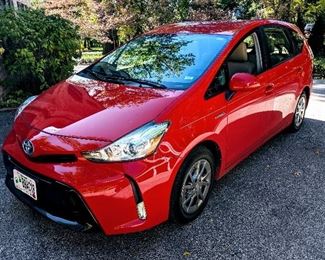 2016 Toyota Prius V fully loaded Van, Wagon, Hybrid, Car