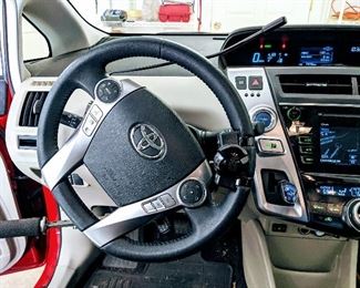 2016 Toyota Prius V fully loaded Van, Wagon, Hybrid, Car Handicap controls