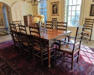 Gorgeous dining table 10 chairs and two built in hidden leaves