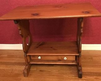 Several small end tables to choose from