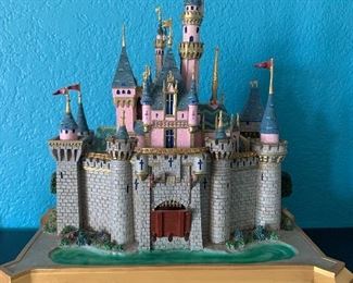 Rare Disneyland and Disney World castles, first addition, large ratio, dated 2014