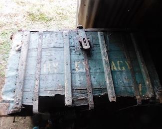 Original Early Railway Express Shipping Crate/Trunk 