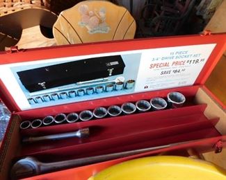 International Harvester Ratchet/Socket Set
